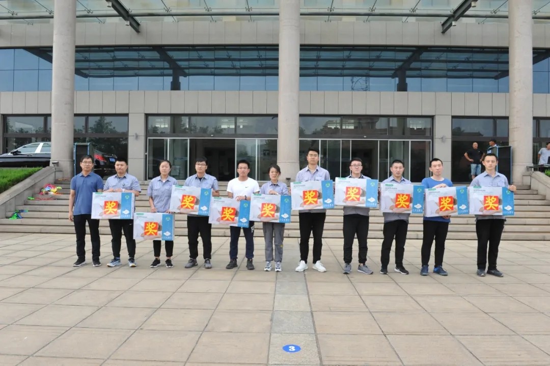 集体冠军1.webp (3).jpg